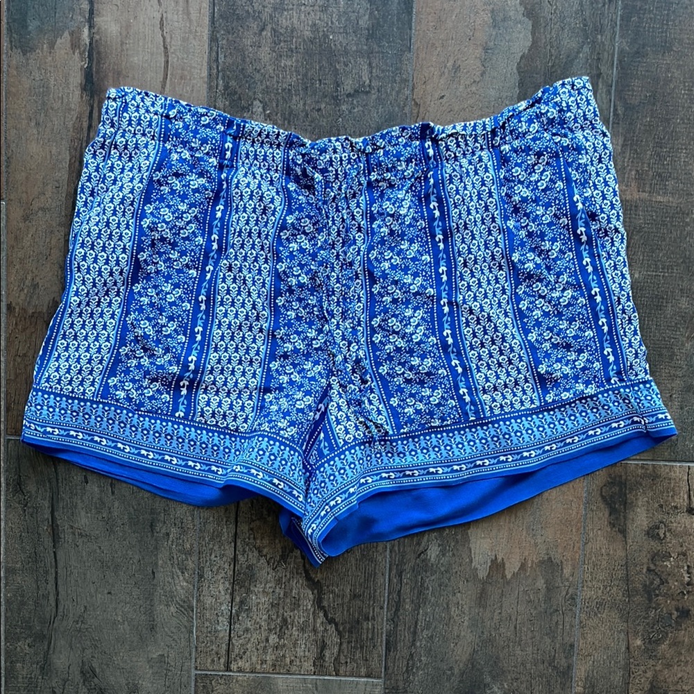 Loft blue floral shorts‎